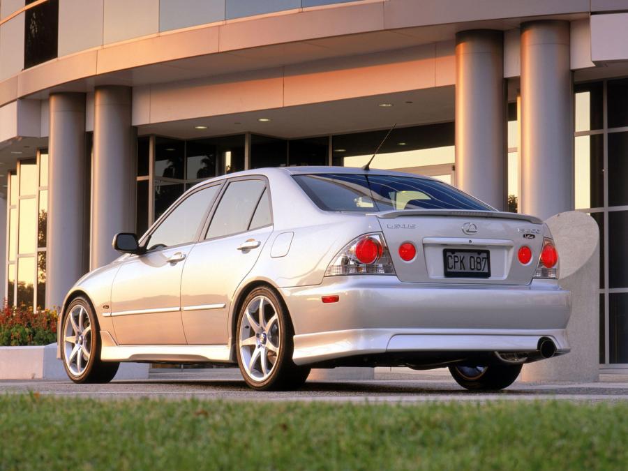  Lexus IS300 L-Tuned 2002 года  (фото 3 из 3)